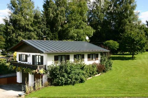 Ferienwohnung Haus "hirschgarten"