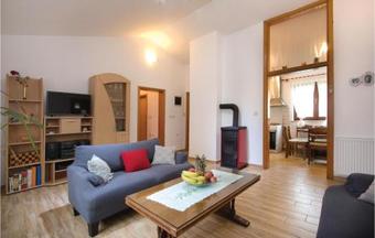 Three-bedroom Apartment In Pula