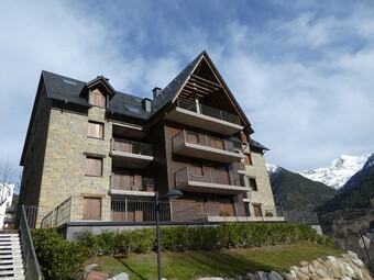 Apartamentos Sallent De G�llego 3000