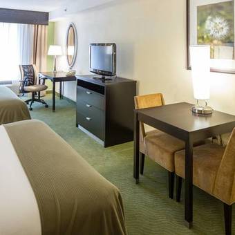 Hotel Holiday Inn Express & Suites I-26 & Us 29 At Westgate Mall