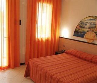 Hotel Paradise Airport