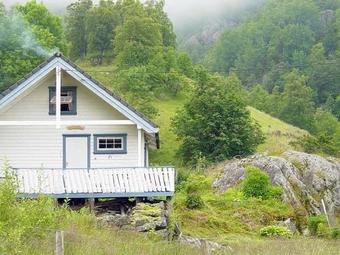 Three-bedroom Holiday Home In �kra