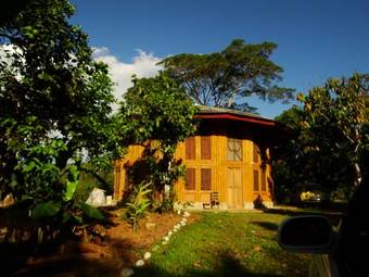 Lodge Bungalows H&e Tsiroti