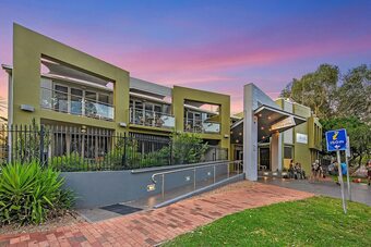 Stay At Alice Springs Hotel