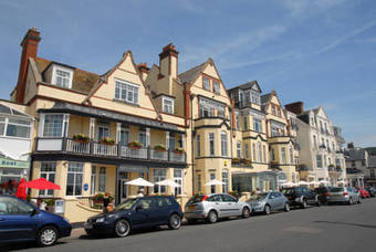 Kingswood & Devoran Hotel