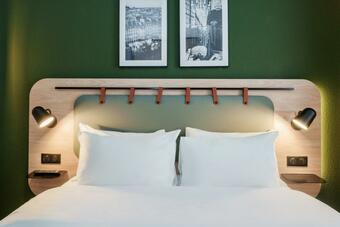 Hotel Campanile Blanc Mesnil