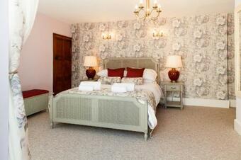 Woodstock Market Place Apartment