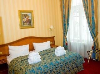 Pension Opera Suites