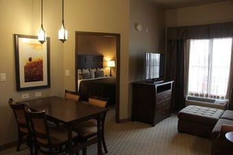 Hotel Teddy's Residential Suites Watford City
