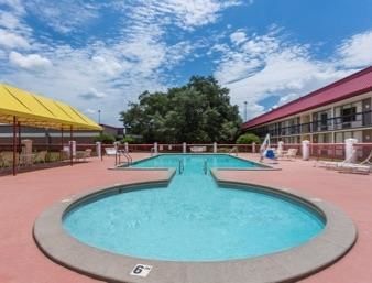 Hotel Ramada Perry Near Fairgrounds