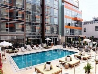 Mccarren Hotel & Pool
