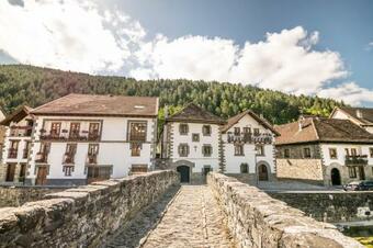 Agroturismo Bidezarra Etxea