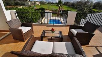 C. Llubi Pool & Views