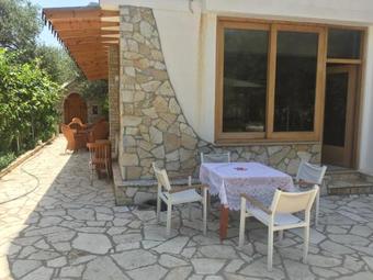 Hostal Irini's Garden Hotel