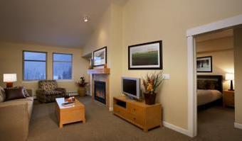 Hotel Fraser Crossing And Founders Pointe