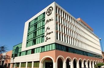 Hotel Fray Junipero Serra