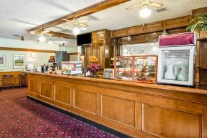 Hotel Rodeway Inn & Suites