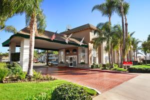 Hotel Ramada Inn & Suites