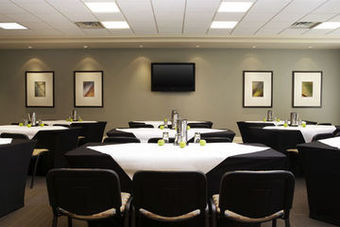 Holiday Inn Express Hotel & Suites Vaughan-southwest