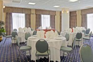 Hotel Quality Suites Montreal Aeroport