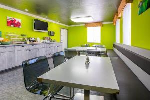 Hotel Quality Inn Near Hollywood Walk Of Fame