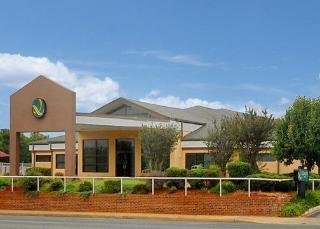 Hotel Quality Inn South