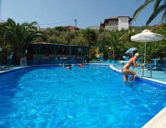 Nicolas Studios And Apartments