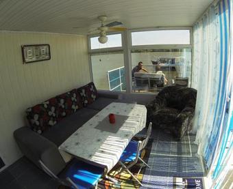 Hostal Delta Pontoon