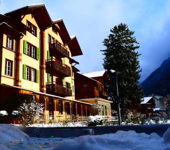 Alpenrose Hotel And Gardens