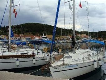 Residencia Faros Suites