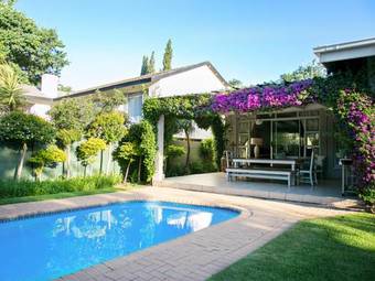 Hostal La Cruz Guest House