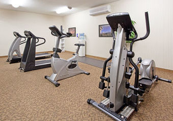 Holiday Inn Express Hotel & Suites Garden City