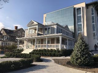 Preston House & Hotel