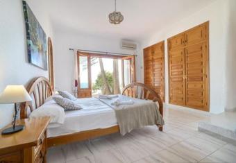 La Fustera Villa Sleeps 11 Pool