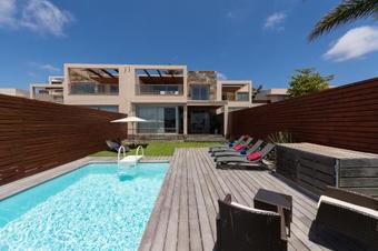 Villa Sunset Golfers