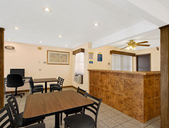 Hotel Days Inn Russell