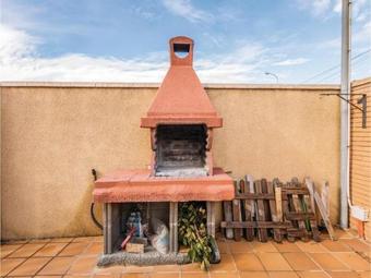 Five-bedroom Holiday Home In Roda De Bera