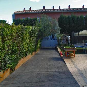 Premium Habitat Can Villar