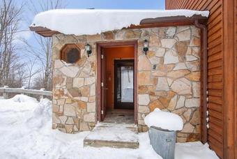 Zee Place Three-bedroom Chalet