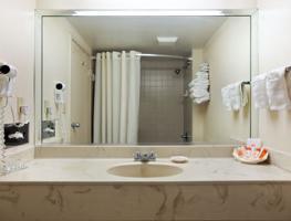 Howard Johnson Plaza Hotel - Miami Airport