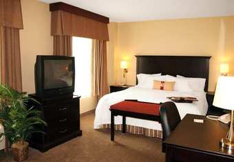 Hotel Hampton Inn And Suites By Hilton Laval