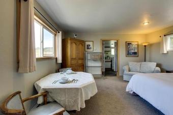 Harbor View Studio Cottage