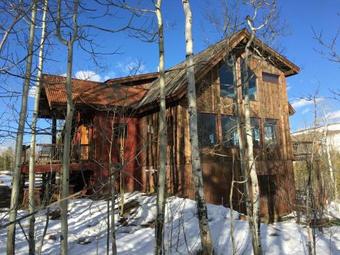 Home In Aspen Forest