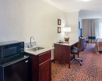 Hotel Comfort Inn & Suites West