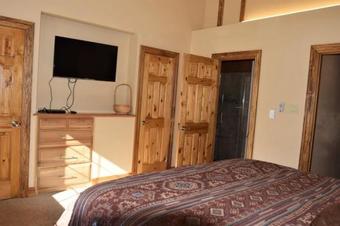 Claim Jumper Condo #2