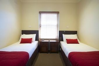 Hotel Amaroo Motel