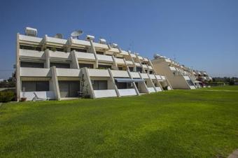Apartamento Larnaca Sunshore Beachfront Suite