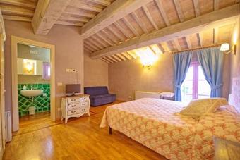 Altopascio Villa Sleeps 17 Pool Air Con Wifi