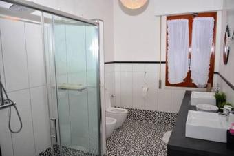 Hostal Vitti's Home Lake