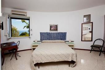 Colli Di Fontanelle Villa Sleeps 12 Pool Air Con